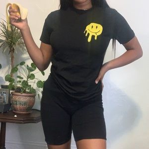 BRANDNEW SMILEY FACE GRAPHIC TEE
